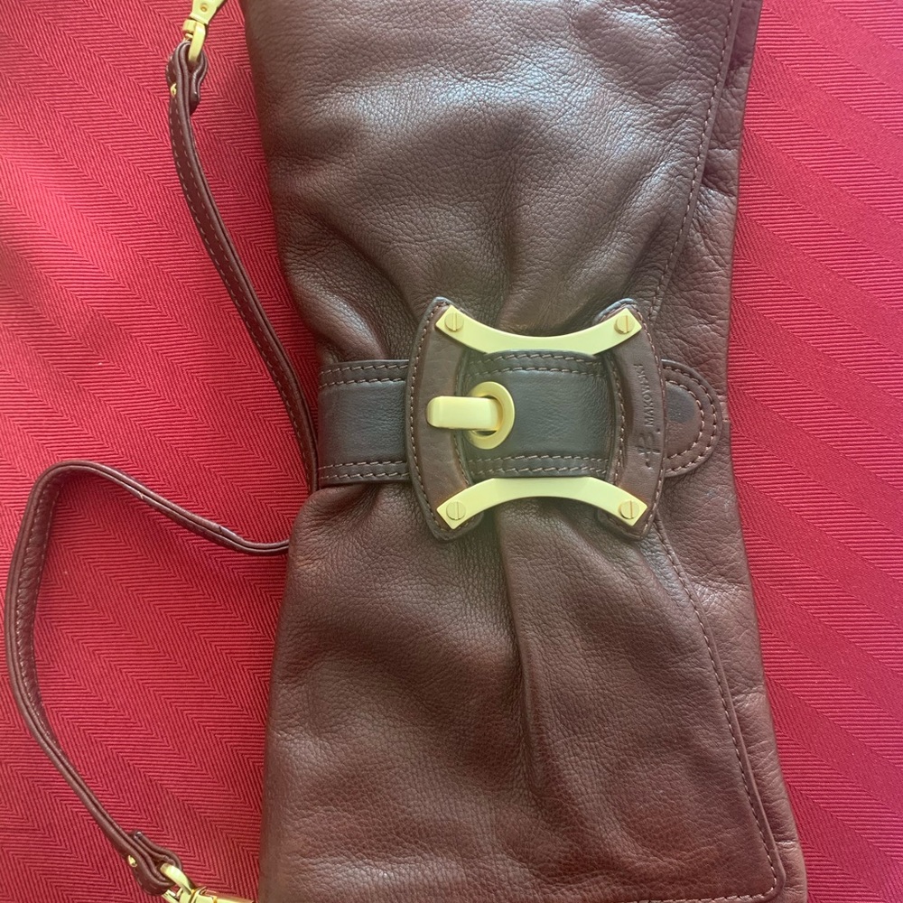 B Makowsky leather purse